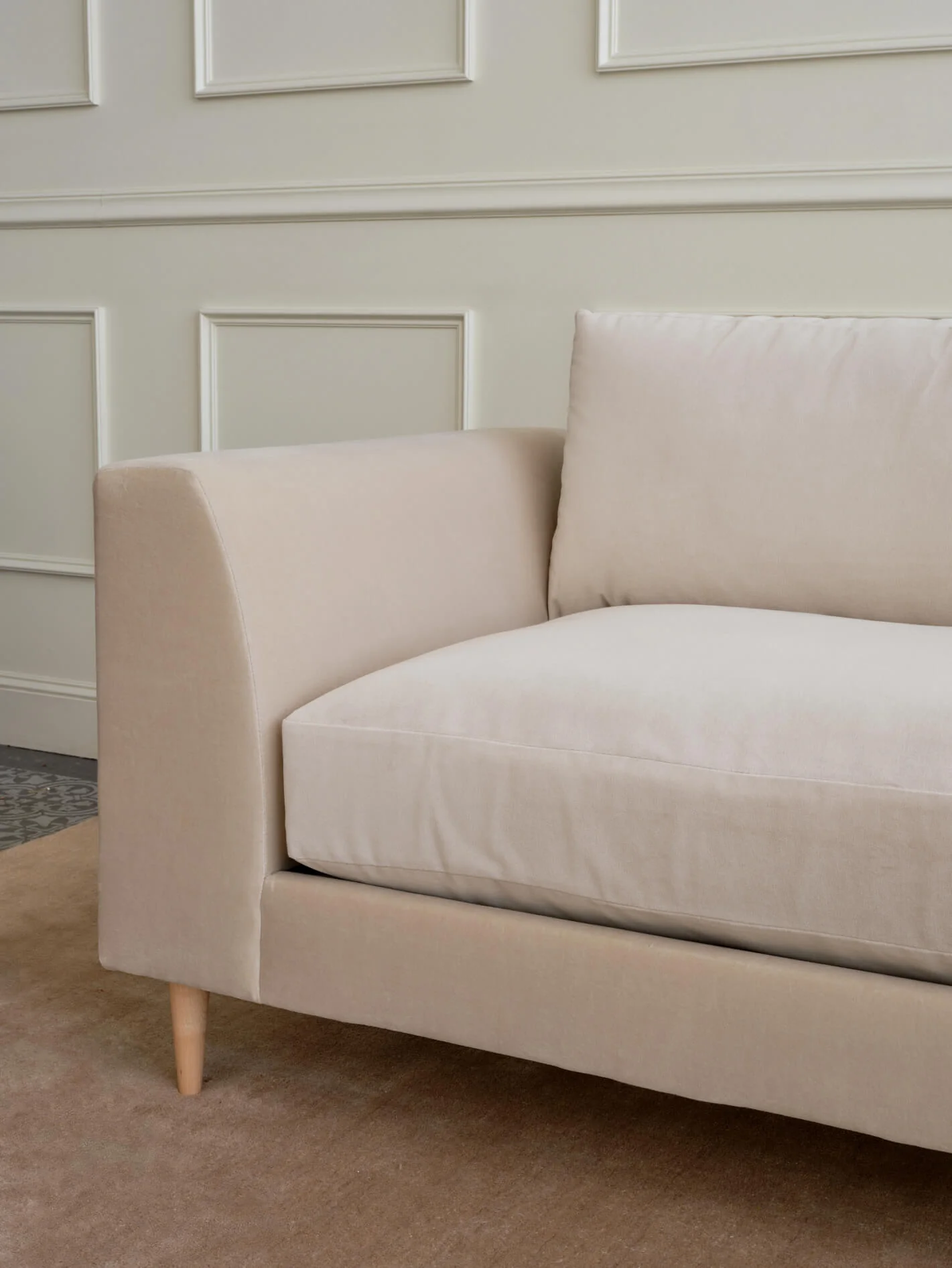 Dekayess Bumper Sectional in Natural Latex - Image 5
