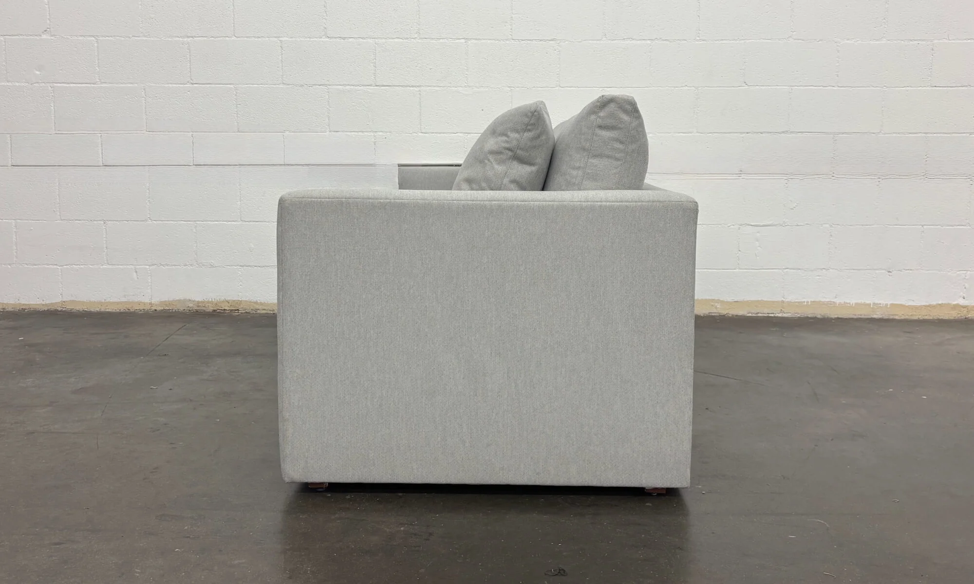 Franklin Sofa | Natural Latex - Image 7