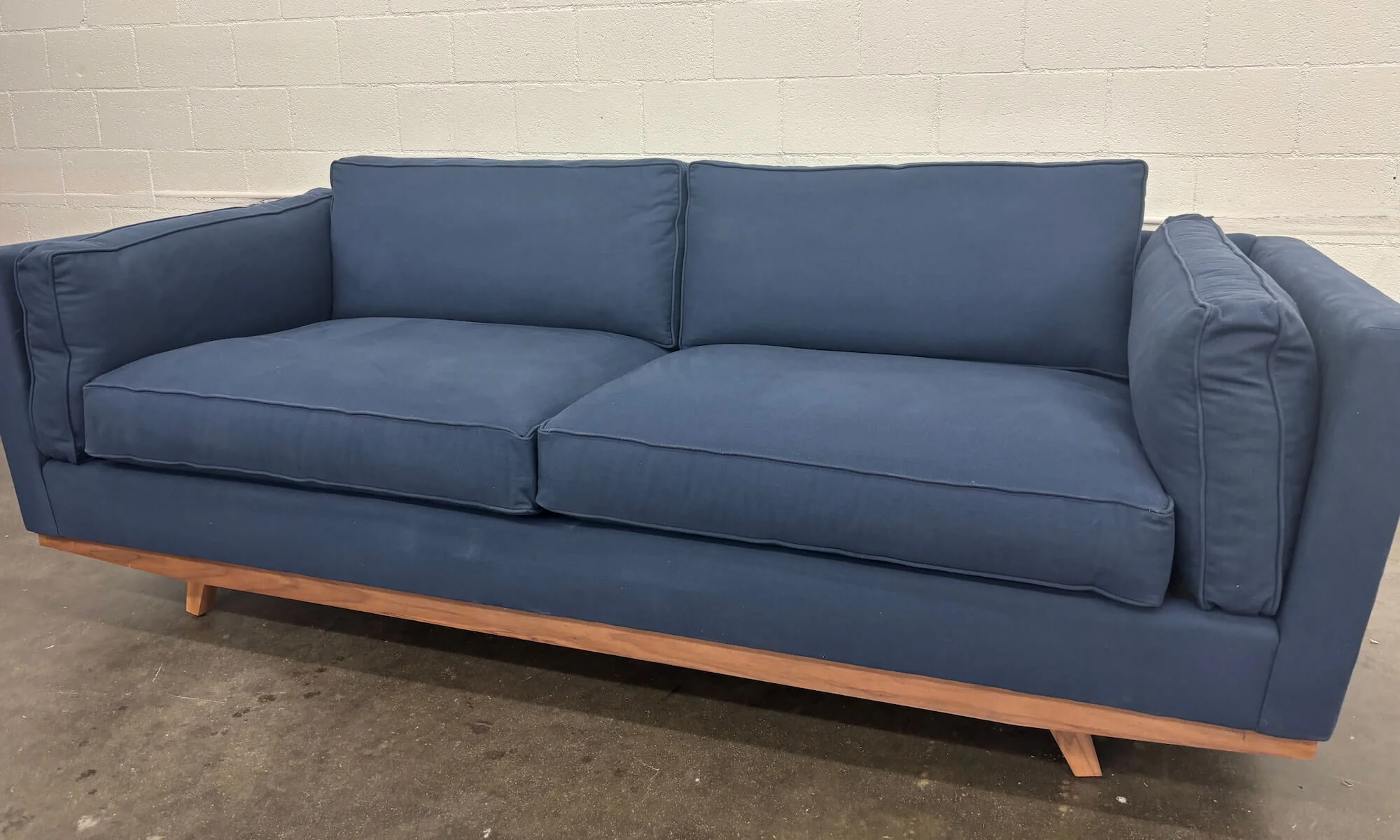Kirnik Sofa | Natural Latex - Image 3