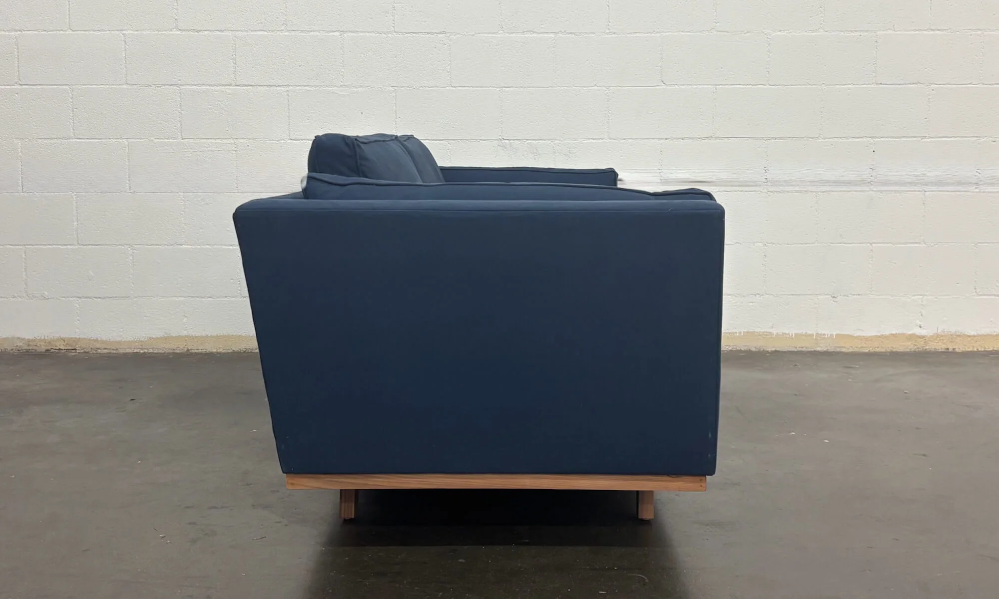 Kirnik Sofa | Natural Latex - Image 5